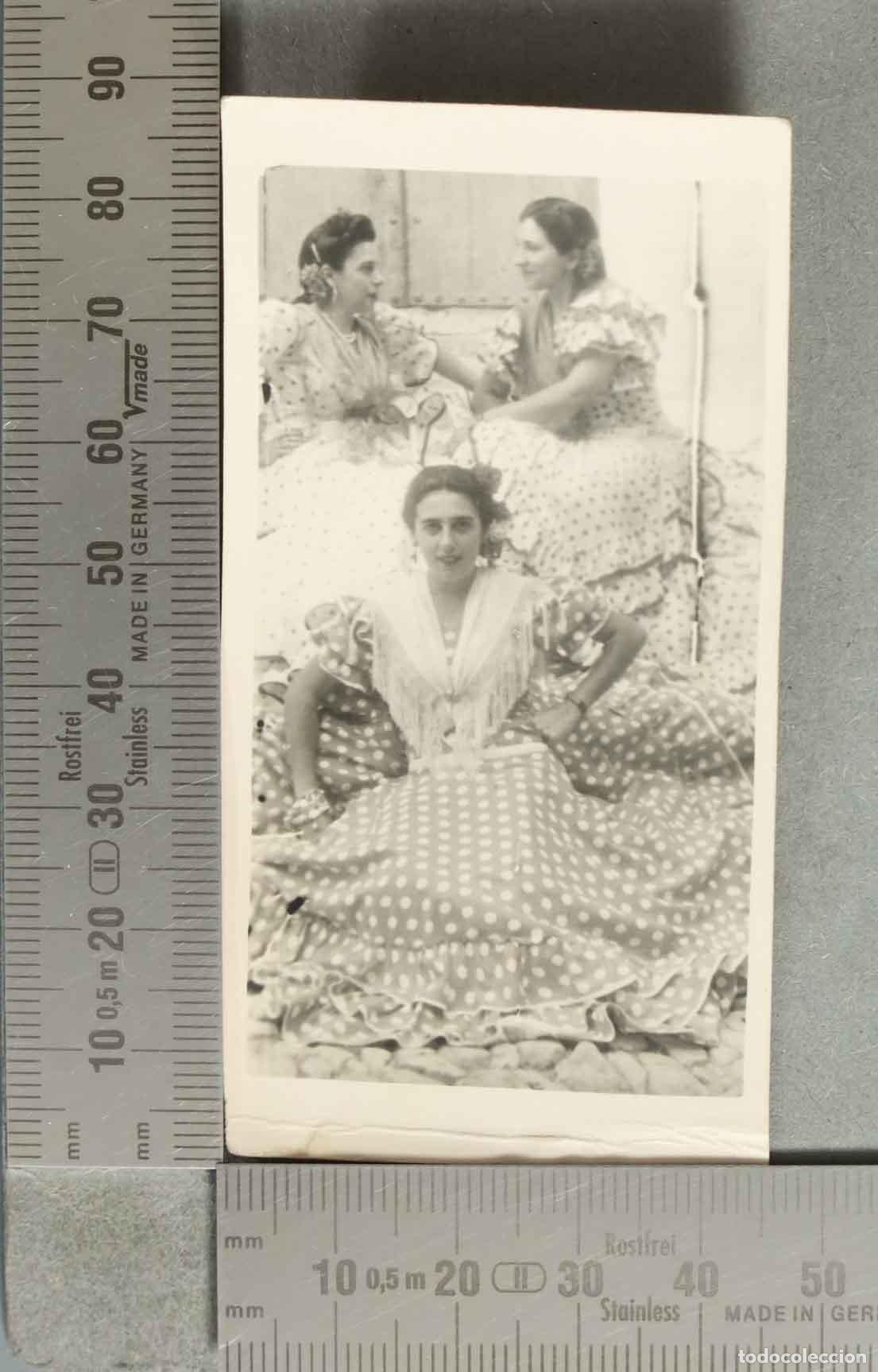 Fotografia antica: FOTOGRAFIA. MUJERES VESTIDAS CON TRAJE GITANA hacia 1940