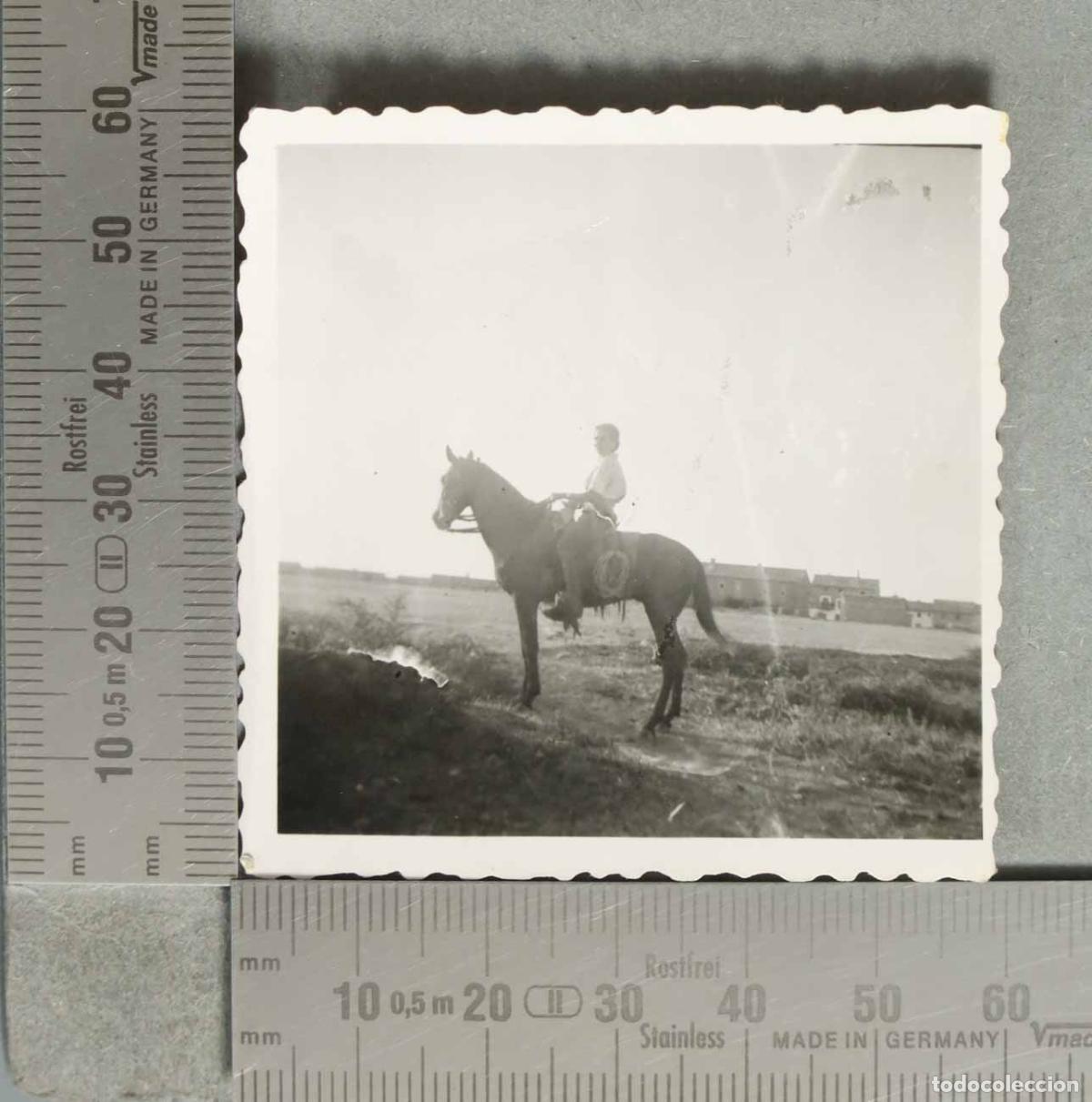 Fotograf&iacute;a antigua: FOTOGRAFIA. Mujer Jinete a caballo hacia 1940