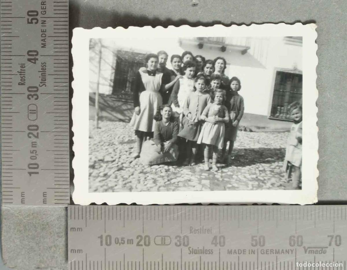Fotograf&iacute;a antigua: FOTOGRAFIA MUJERES JOVENES EN LA CALLE. hacia 1940