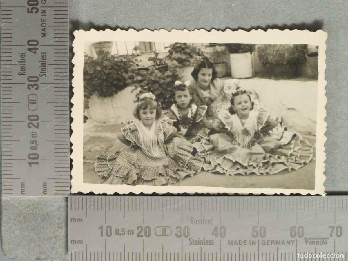 Fotografia antica: FOTOGRAFIA NI&Ntilde;AS CON TRAJE ANDALUZ hacia 1940