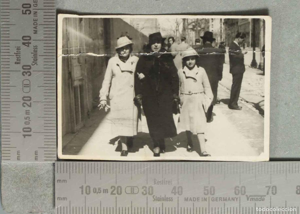 Fotografia antica: FOTOGRAFIA MUJERES paseando por la calle hacia 1940