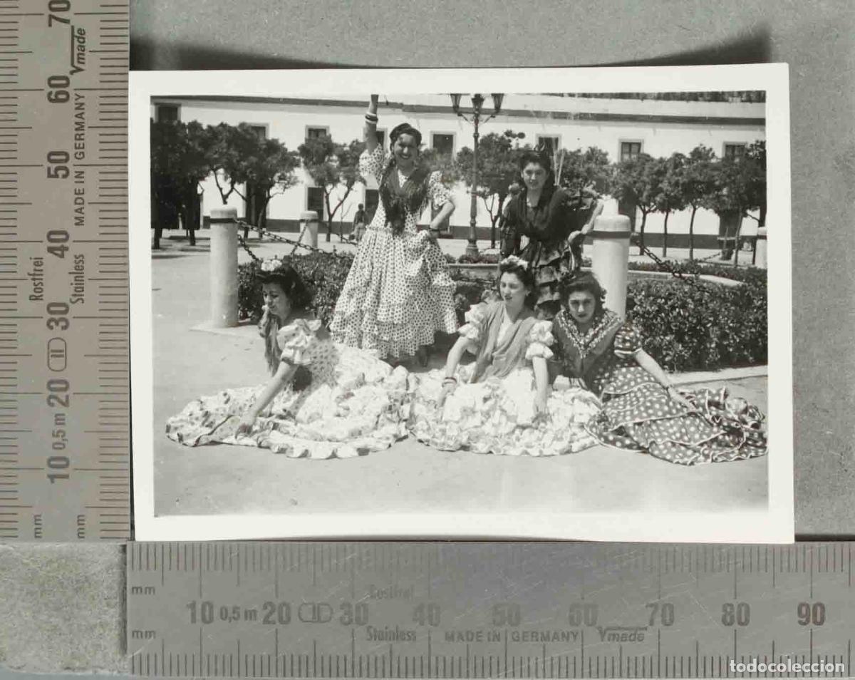 Fotograf&iacute;a antigua: FOTOGRAFIA Mujeres con traje de flamenca hacia 1940