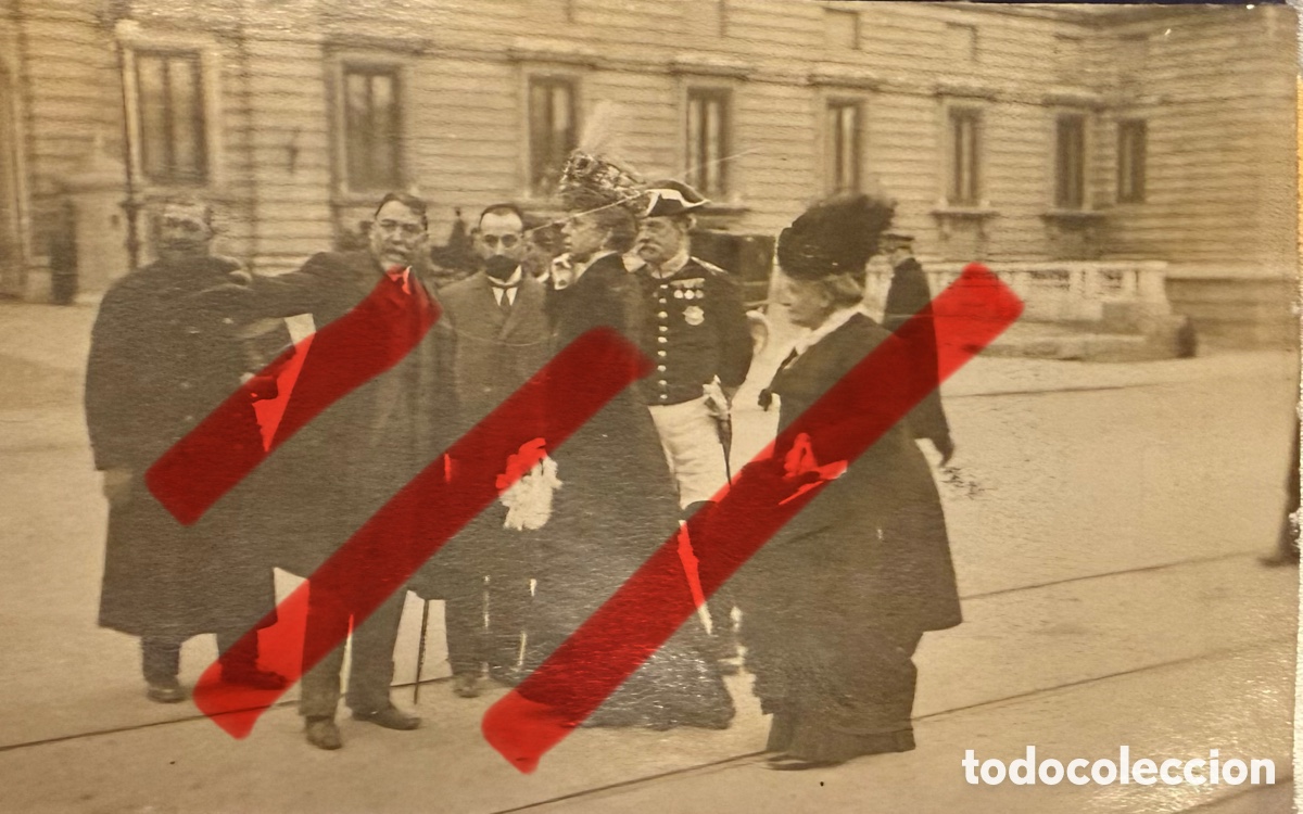 Fotograf&iacute;a antigua: Reina Victoria Eugenia en Palacio Madrid Fotograf&iacute;a Antigua