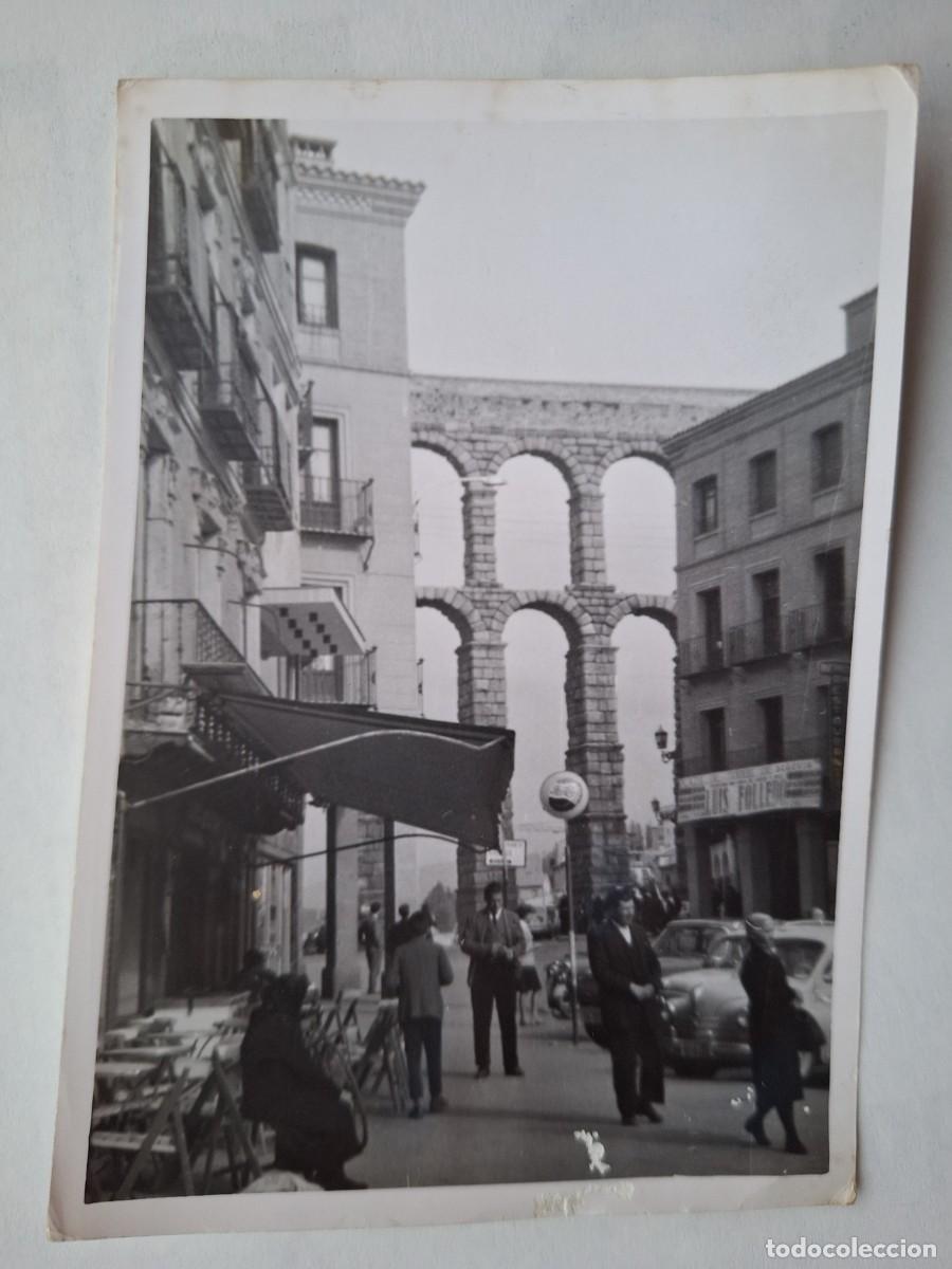 Fotograf&iacute;a antigua: ANTIGUA FOTOGRAFIA UNA CALLE DE SEGOVIA AL FONDO EL ACUEDUCTO RV 2973