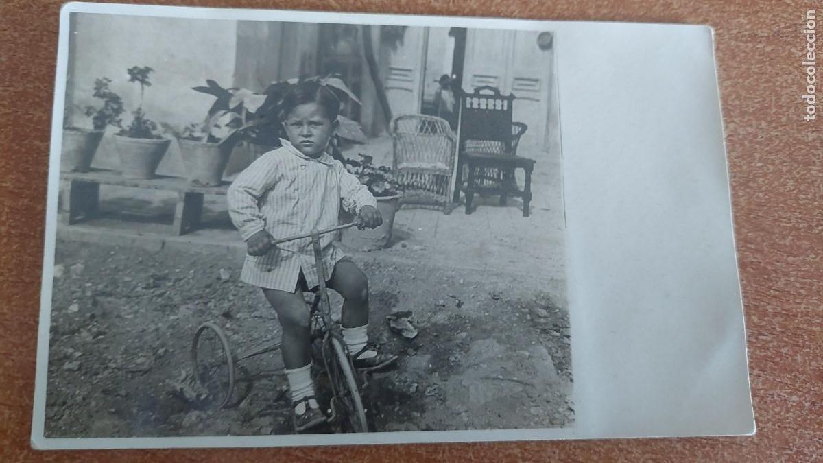 Fotografia antica: Foto postal Ni&ntilde;o con triciclo