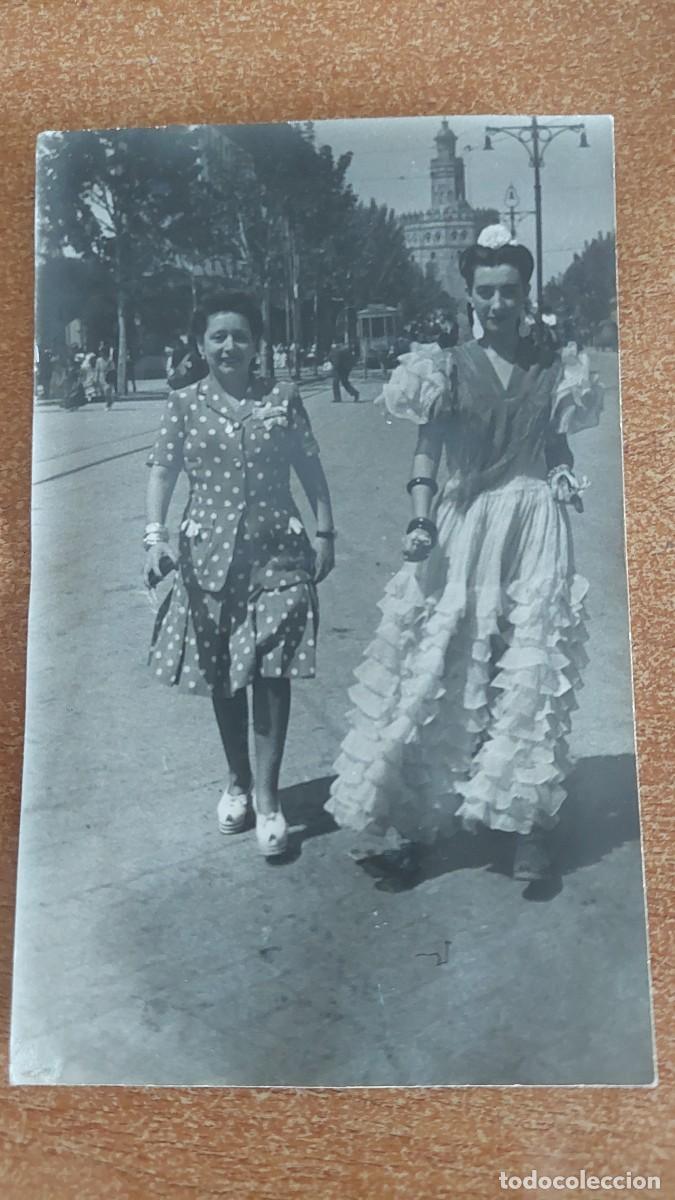 Fotograf&iacute;a antigua: Foto postal Flamenca en Torre del oro Sevilla
