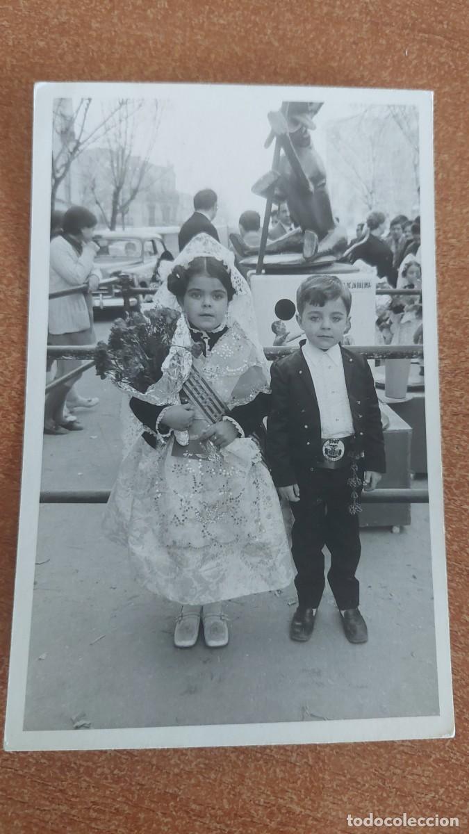 Fotograf&iacute;a antigua: Foto postal ni&ntilde;os en Fallas