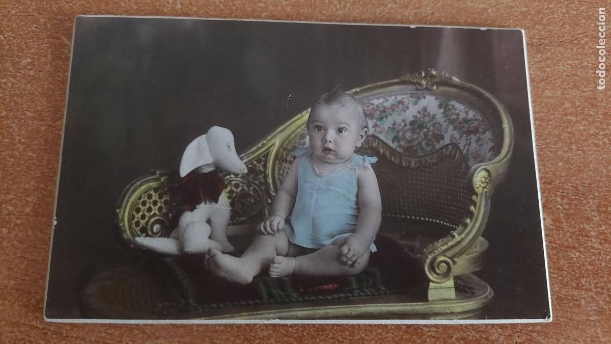 Fotografia antica: Foto postal Ni&ntilde;o con mu&ntilde;eco trapo Derrey Valencia