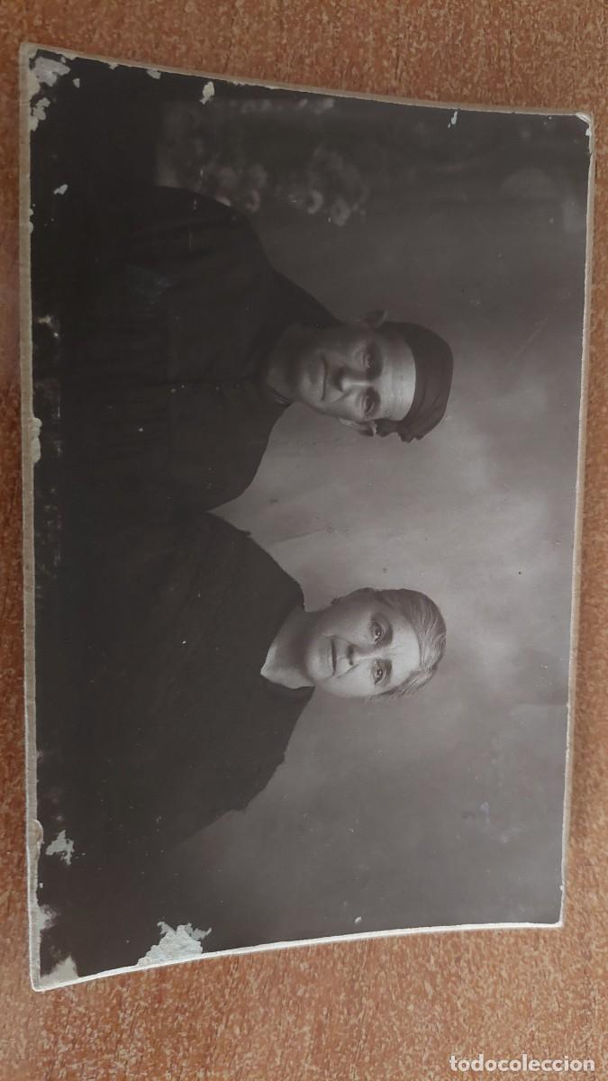 Fotograf&iacute;a antigua: Foto postal pareja ancianos Sanchiz Valencia