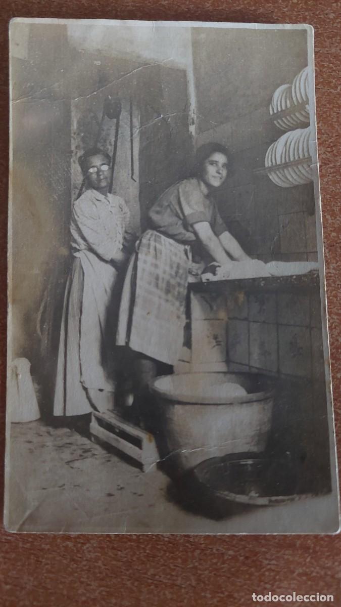 Alte Fotografie: Foto postal costumbrista mujeres fregando