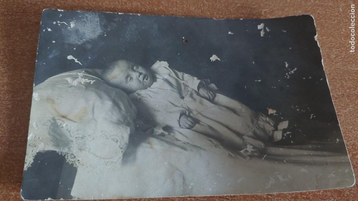 Fotograf&iacute;a antigua: Foto postal beb&eacute; pos mortem