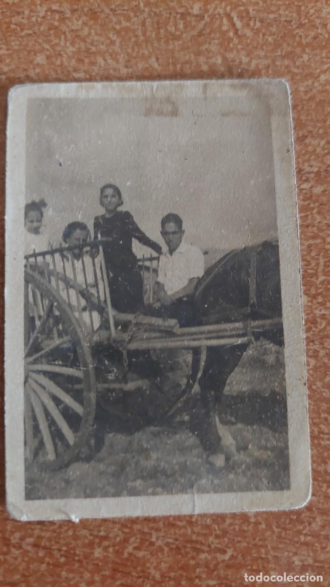 Fotograf&iacute;a antigua: Foto labriegos con carro