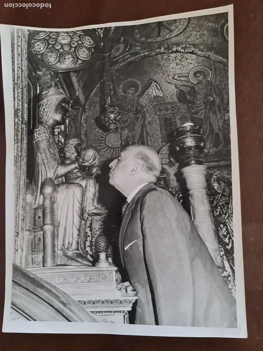 Fotograf&iacute;a antigua: Foto de Franco, 05/07/1966 a Montserrat, Barcelona. Fot&oacute;grafo Carlos P&eacute;rez de Rozas.