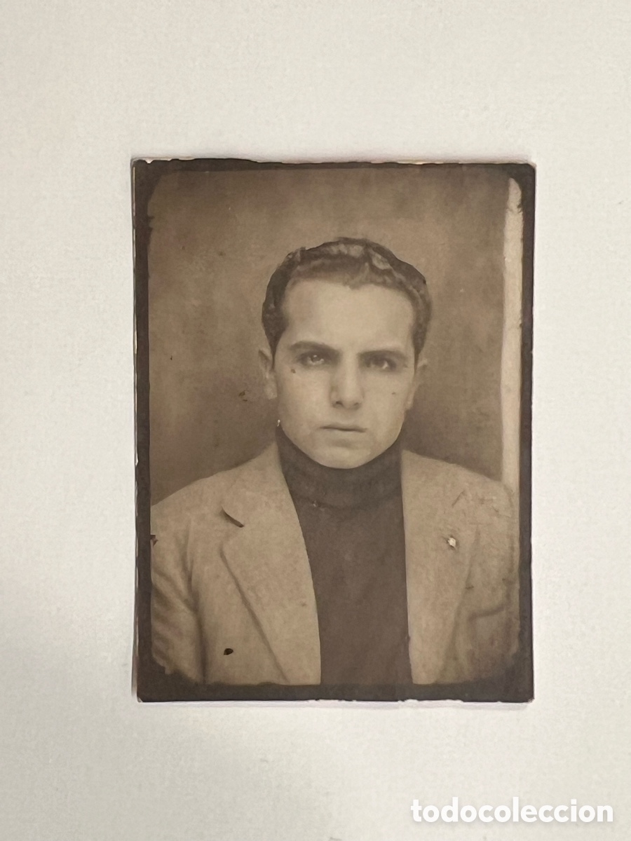 Fotograf&iacute;a antigua: FOTOMATON. Fotograf&iacute;a de un joven Bachiller de TORREFIEL (h.1950?) Med&iacute;das: 3,8 x 5 cm.