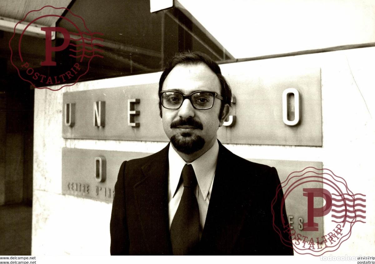 Fotograf&iacute;a antigua: M SOUSS REPRESENTANT DE LOLP A PARIS LUNESCO PALESTINIENNE Yasser ARAFAT PALESTINE