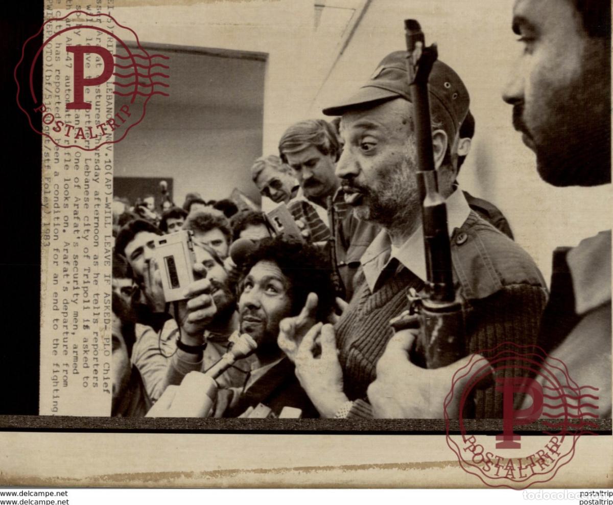 Fotograf&iacute;a antigua: TRIPOLI LEBANON AK47 Yasser ARAFAT PALESTINE