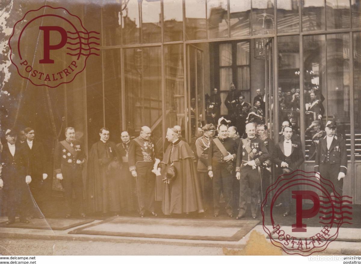Antique Photography: CORPS DIPLOMATIQUE A LELYSEE MAGLIONE SEE LEFT SIDE