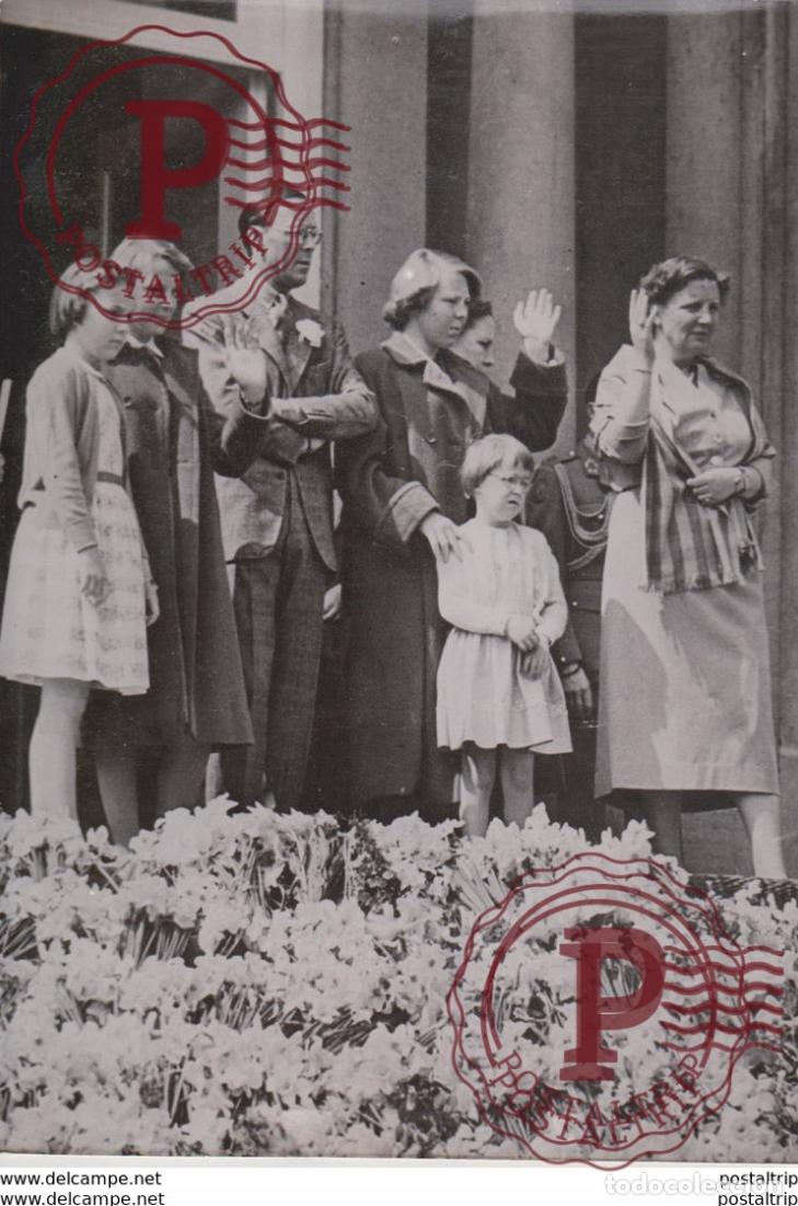 Antique Photography: LA RESIDENT DE LA REPUBLIQUE MME RENE COTY LES HAUTES DE LA REINE JULIANA PRINCE BERNHARDT LA FAMIL