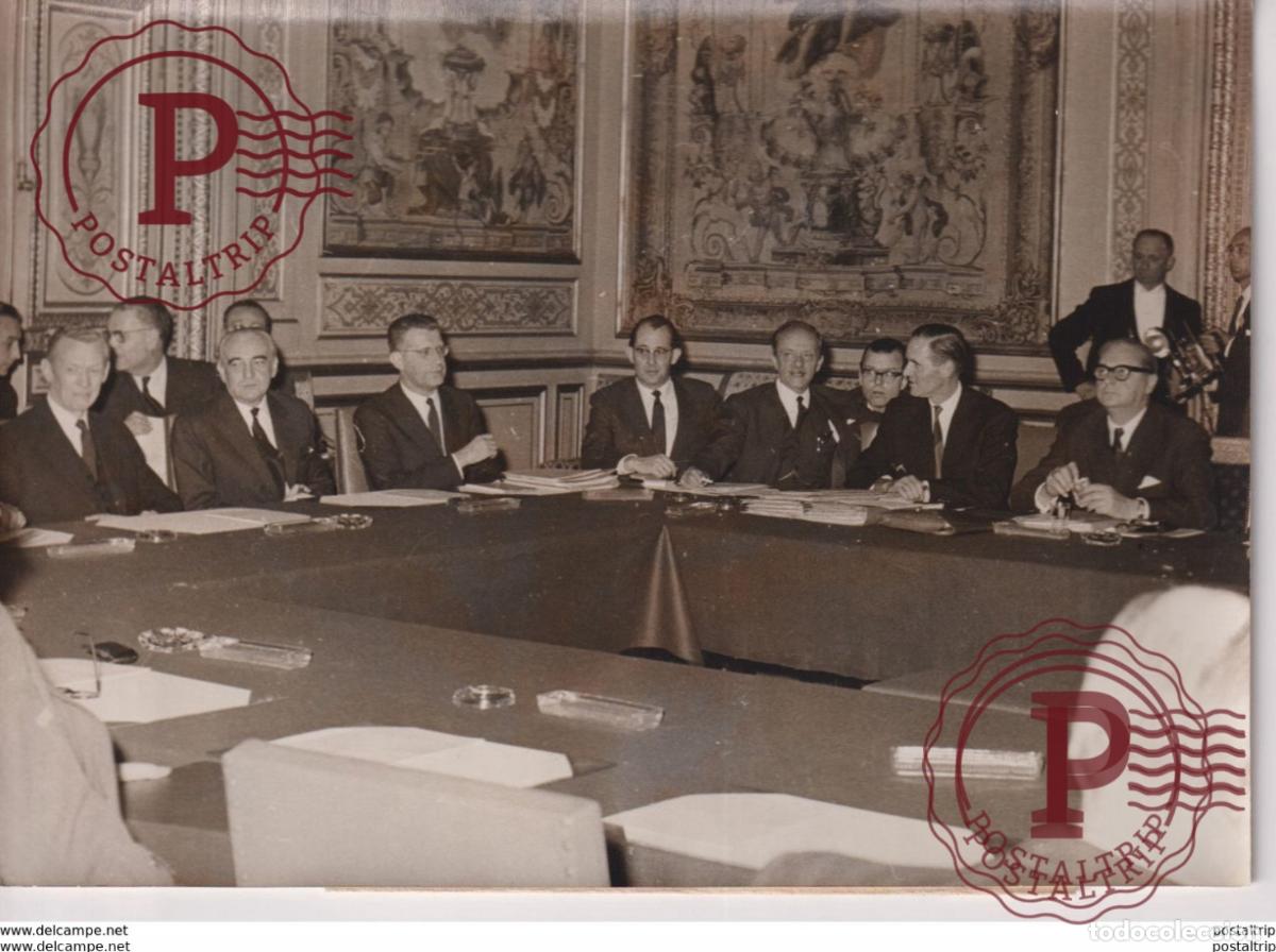 Antique Photography: CONFERENCE AU SOMMET QUAI DORSAY MM COUVE DE MURVILLE FRANCE VON BRENTANO ALLEMAGNE GERTER USA SELW