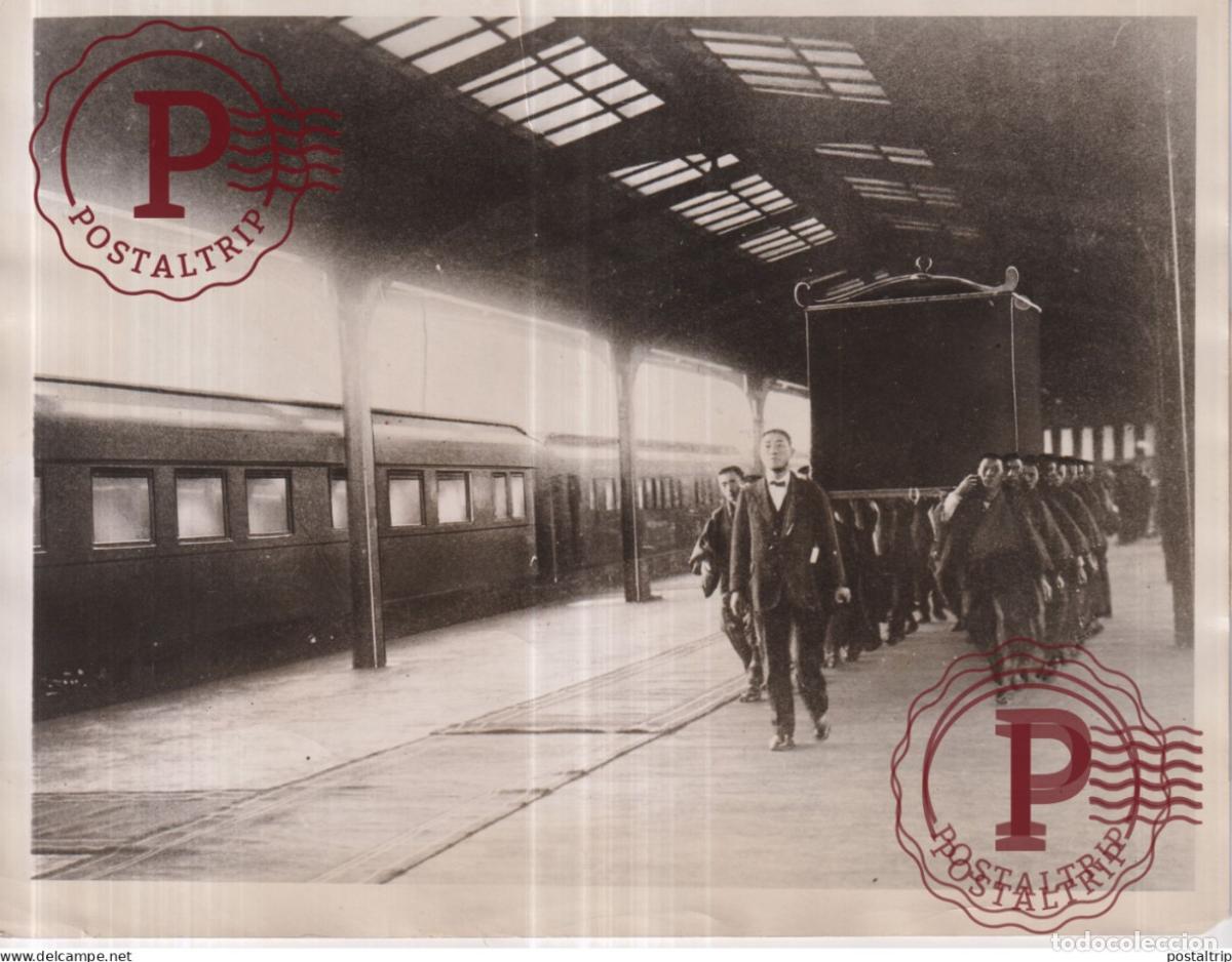 Fotograf&iacute;a antigua: JAPON LEMPEREUR HIROHITO SPECIAL TRAIN TOKYO TO KIYOTO AHAGURUMS JAP 21*16CM CHEMIN DE FER RAILWA