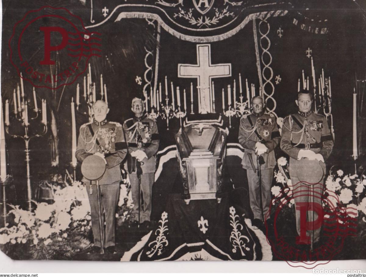 Fotografia antiga: LE CORPS DE LA REINE ASTRID CHAPELLE ARDENTE PALAIS ROYAL BRUXELLES 22*17CM