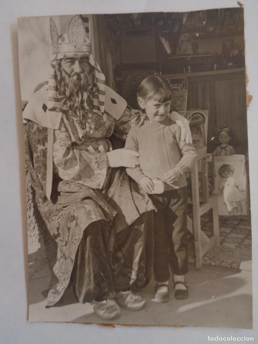Fotograf&iacute;a antigua: MINUTERO DE FOTOGRAFO DE NAVIDAD : NI&Ntilde;A CON REY MAGO