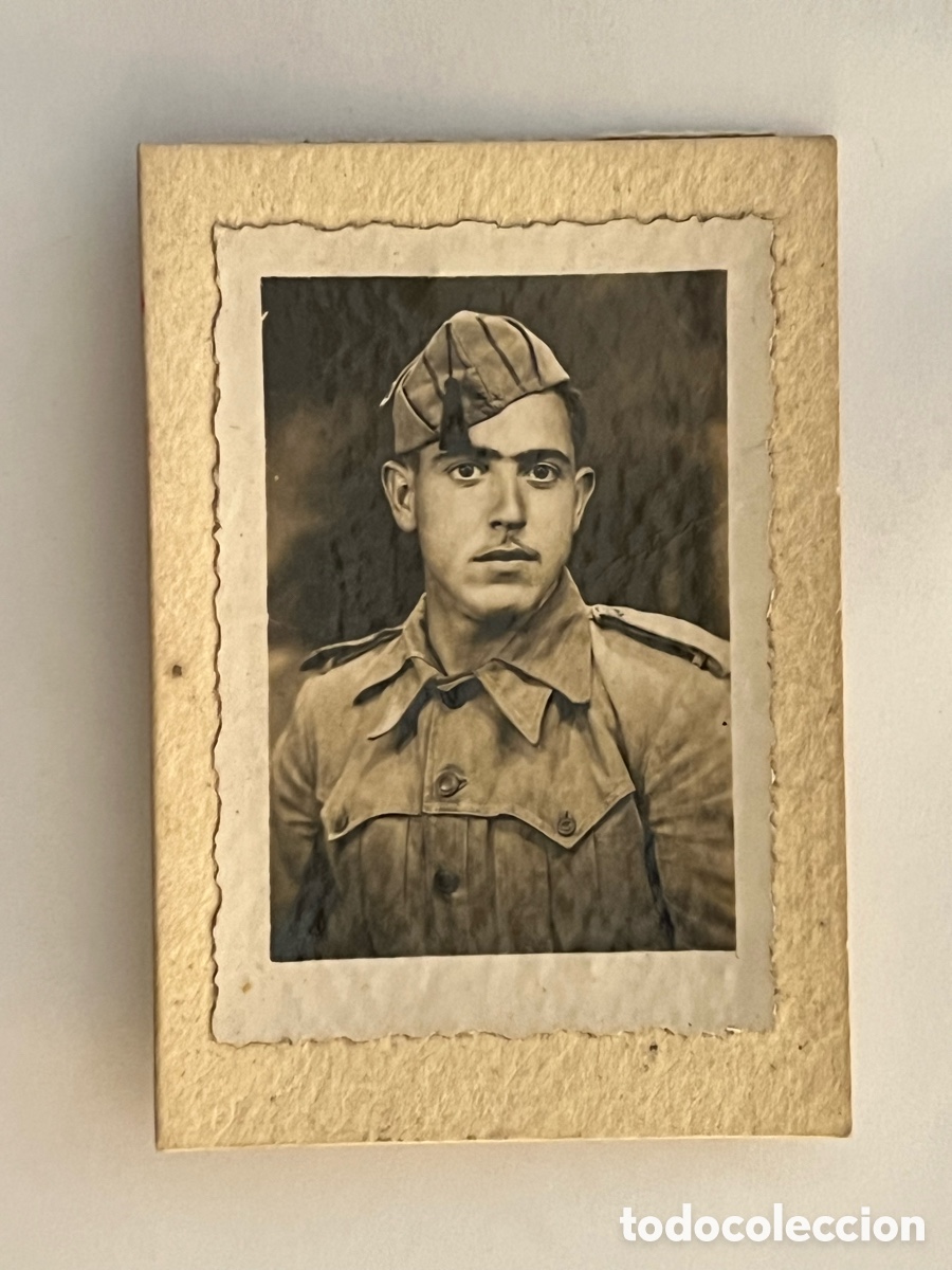 Fotograf&iacute;a antigua: LEGI&Oacute;N ESPA&Ntilde;OLA. Joven Legionario. San Vicente, Noviembre de 1944. Fotomaton-cartera