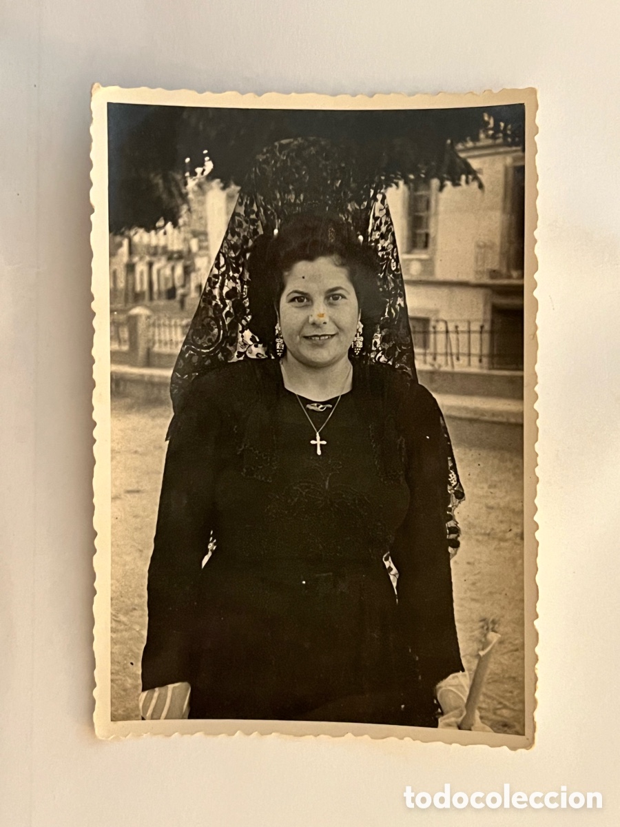 Fotograf&iacute;a antigua: BENETUSER (Valencia) Fotograf&iacute;a La Clavariesa el d&iacute;a de las fiestas patronales (h.1950?)