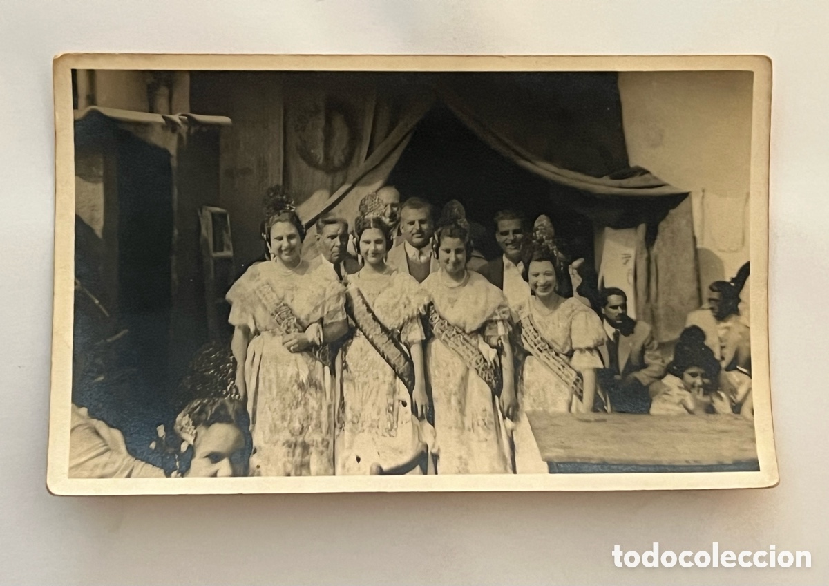 Fotograf&iacute;a antigua: FALLAS Y FALLERAS. Las Fallas en el Barrio de Torrefiel &hellip; (h.1950?) Med&iacute;das: 14 x 9 cm