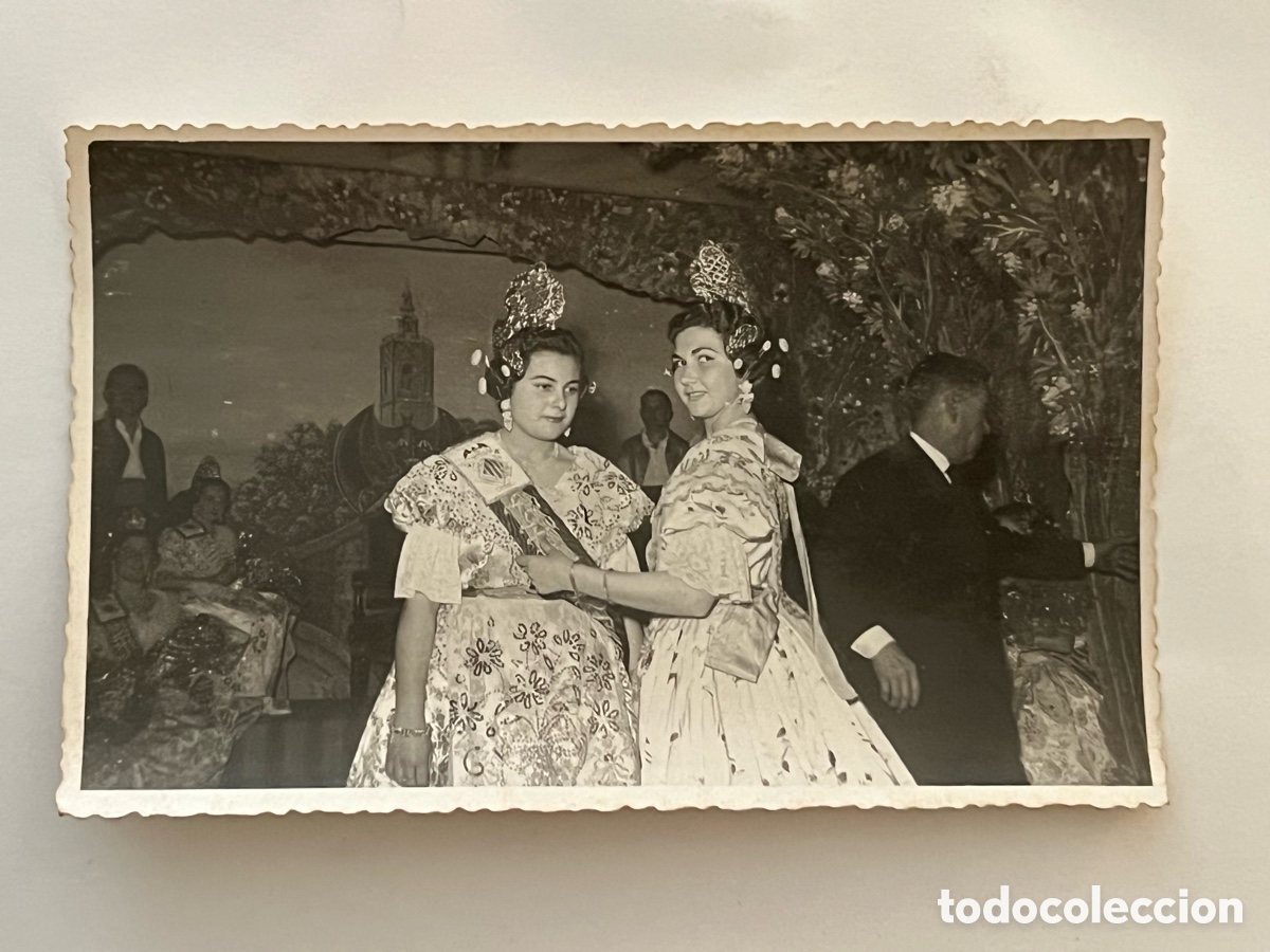 Fotograf&iacute;a antigua: FALLAS Y FALLERAS. Las Fallas en el Barrio de Torrefiel &hellip; (a.1957)