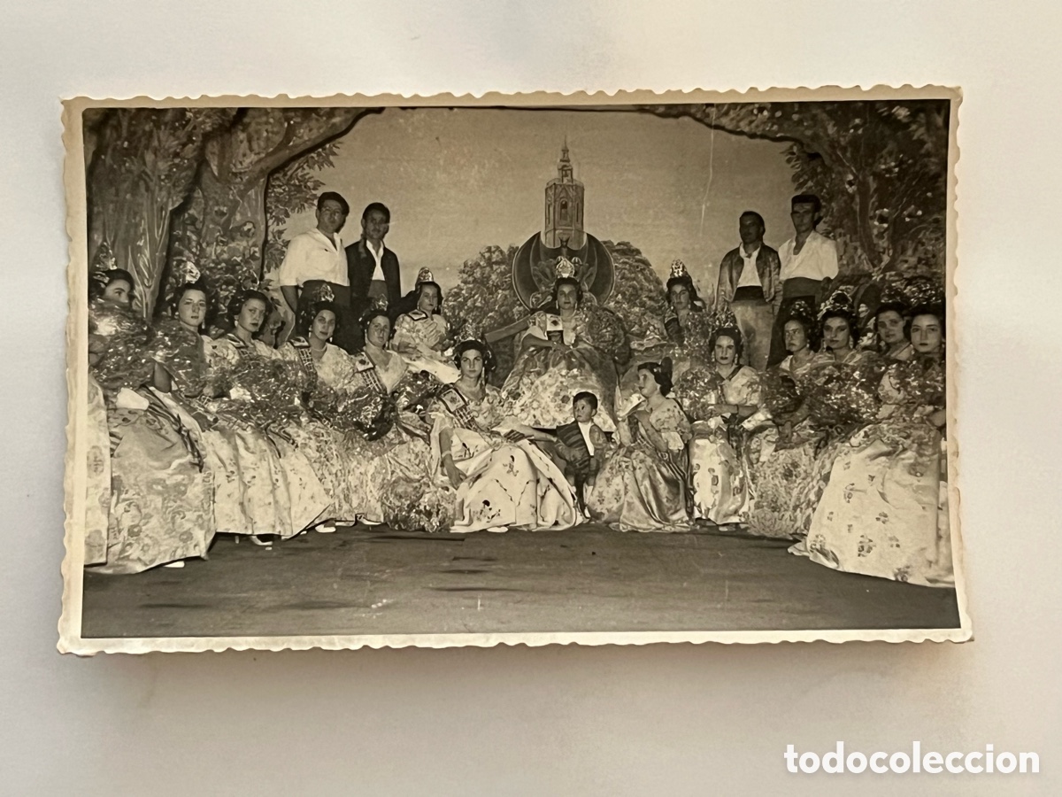 Fotograf&iacute;a antigua: FALLAS Y FALLERAS. Las Fallas en el Barrio de Torrefiel &hellip; (a.1957) Foto Enguidanos.