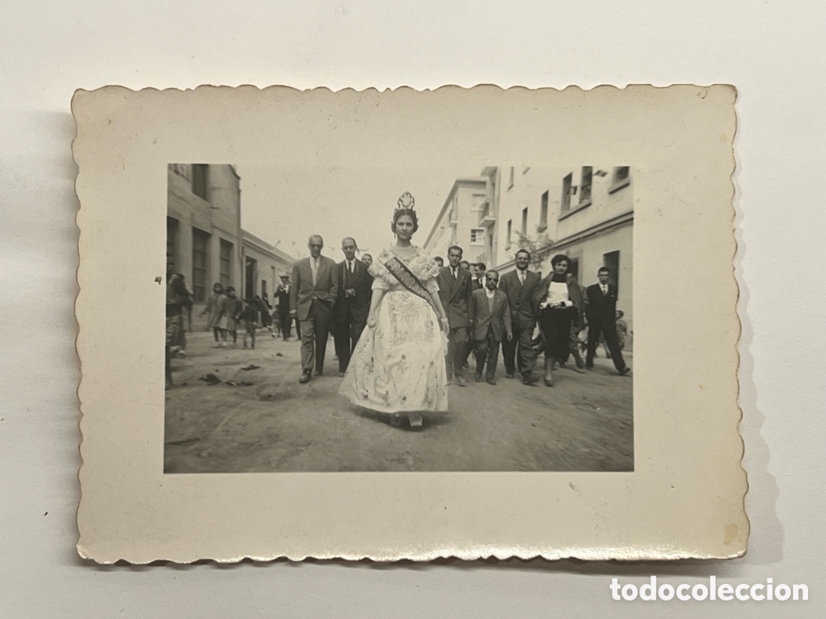 Fotograf&iacute;a antigua: BERLANGA.. LAS FALLAS EN BENIMACLET&hellip; Valencia y sus gentes .. (h.1945?)