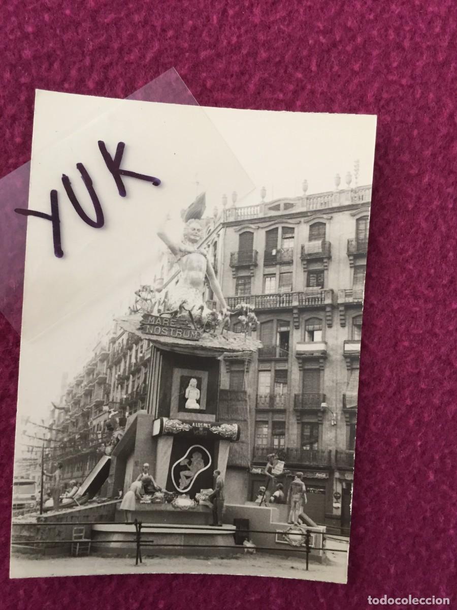 Fotograf&iacute;a antigua: BONITA FOTO FOTOGRAFIA DE LA FALLA SUECA LITERATO AZORIN DEL A&Ntilde;O 1963 - FALLAS VALENCIA
