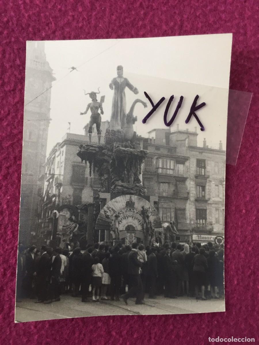 Fotograf&iacute;a antigua: VALENCIA - FALLAS - BONITA FOTO FOTOGRAFIA DE LA FALLA DE PLAZA DE LA REINA -CALLE LA PAZ - A&Ntilde;O 1966