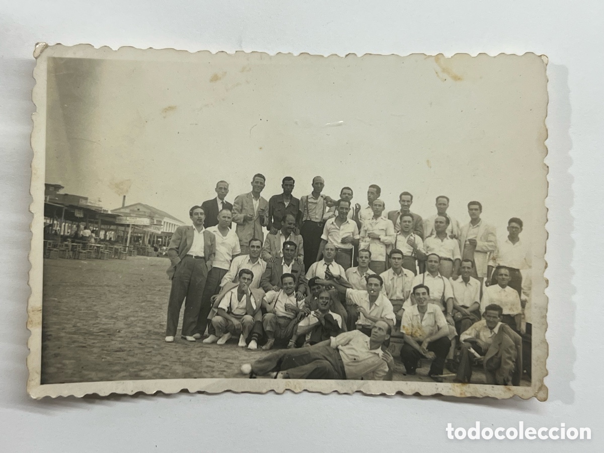 Fotograf&iacute;a antigua: VALENCIA&hellip; Las Arenas. Reuni&oacute;n del 3er. Grupo ?? (h.1945?) Med&iacute;das: 9 x 6 cm.,