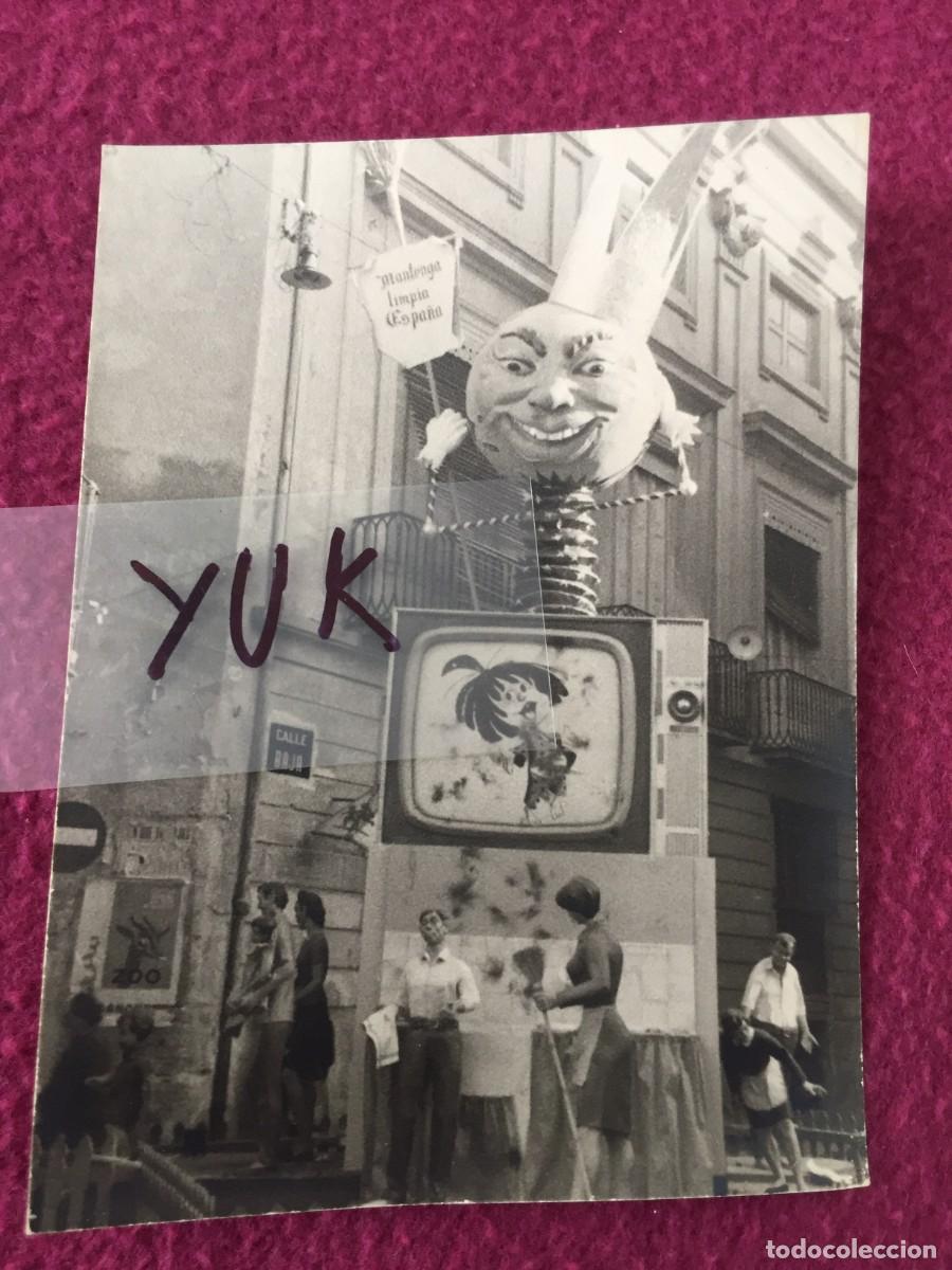 Fotograf&iacute;a antigua: BONITA FOTO FOTOGRAFIA DE LA FALLA DE LA CALLE BAJA (EL CARMEN) DEL A&Ntilde;O 1966 - FALLAS VALENCIA