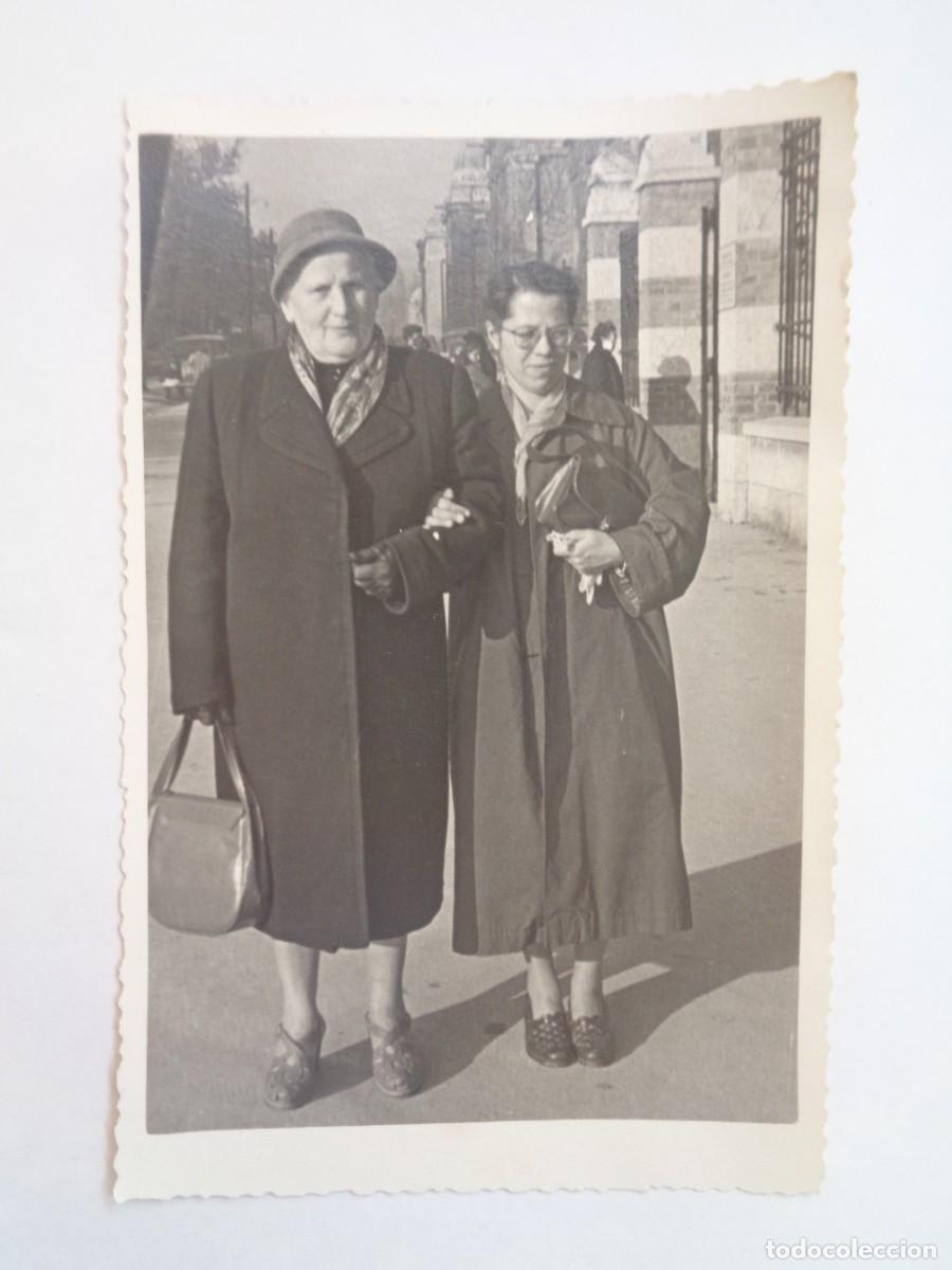 Antique Photography: MINUTERO DE FOTOGRAFO CALLEJERO DE MUJERES PASEANDO