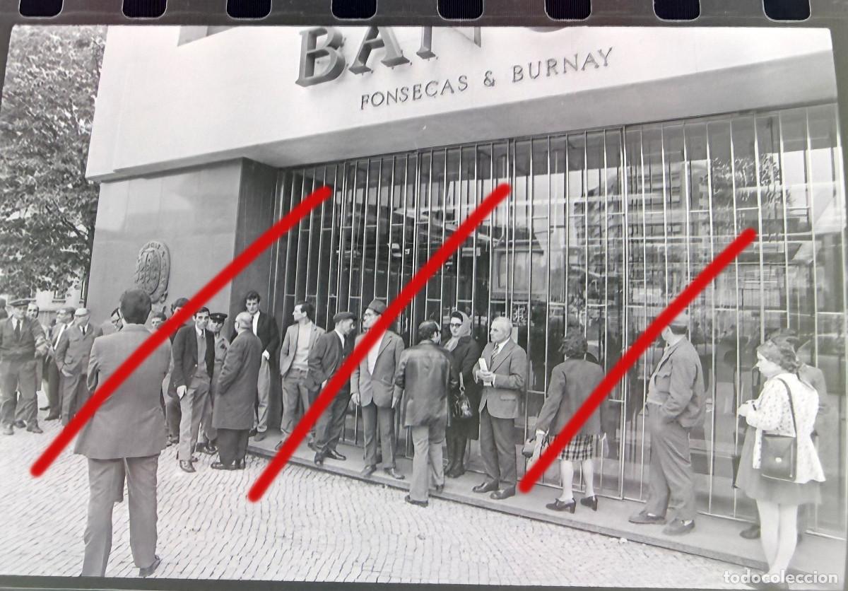 Fotograf&iacute;a antigua: Revoluci&oacute;n de los Claveles Portugal - A Revolu&ccedil;&atilde;o dos Cravos - Negativo de Celuloide - Fotograf&iacute;a An