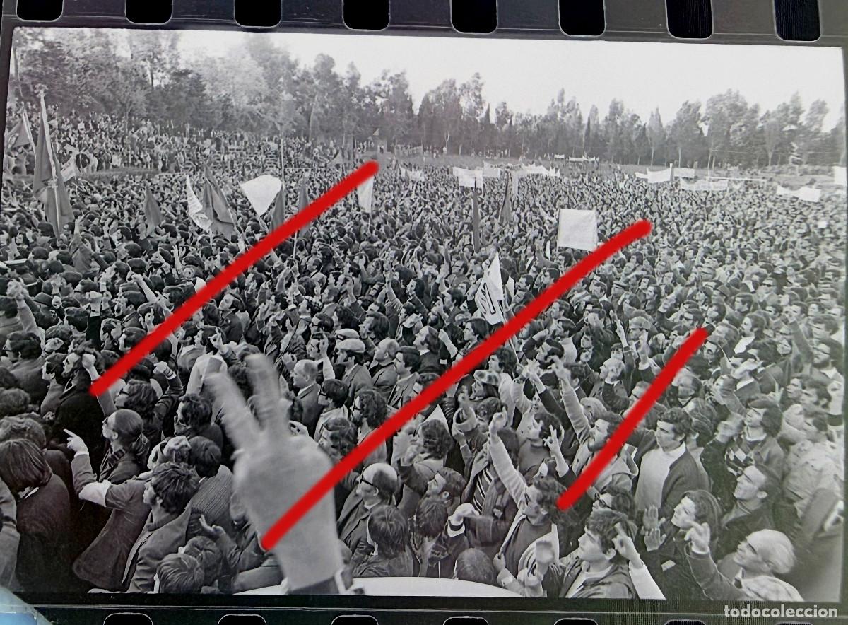 Fotograf&iacute;a antigua: Revoluci&oacute;n de los Claveles Portugal - A Revolu&ccedil;&atilde;o dos Cravos - Negativo de Celuloide - Fotograf&iacute;a