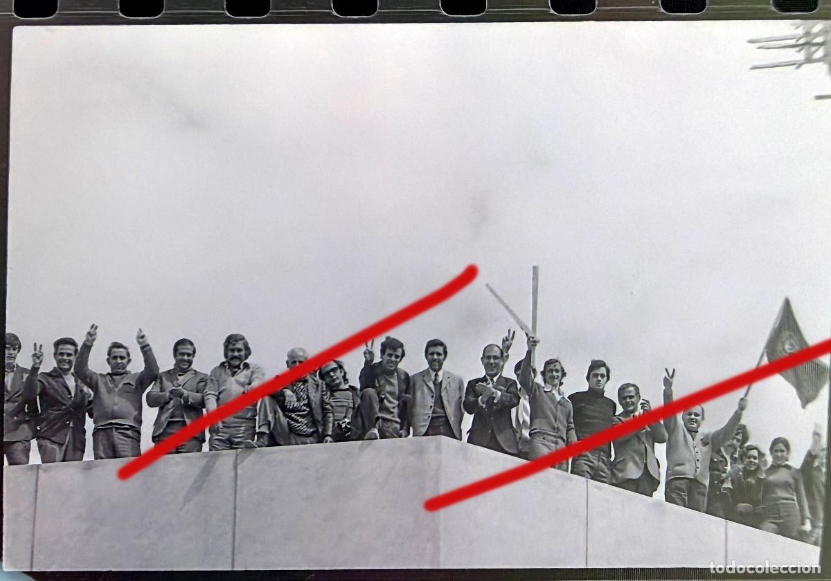 Fotograf&iacute;a antigua: Revoluci&oacute;n de los Claveles Portugal - A Revolu&ccedil;&atilde;o dos Cravos - Negativo de Celuloide - Fotograf&iacute;a