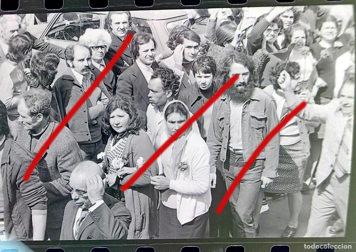 Fotograf&iacute;a antigua: Revoluci&oacute;n de los Claveles Portugal - A Revolu&ccedil;&atilde;o dos Cravos - Negativo de Celuloide - Fotograf&iacute;a