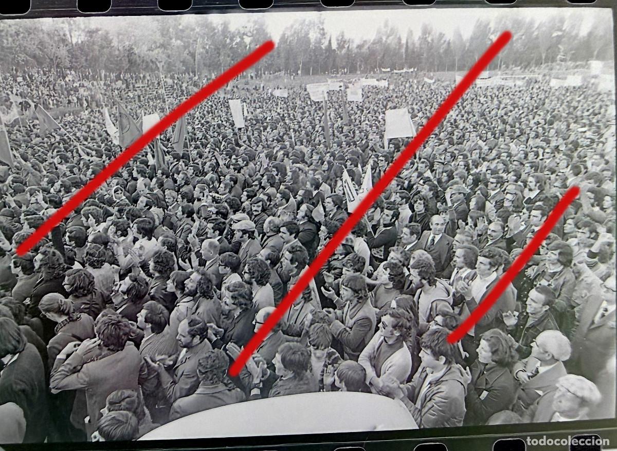 Fotograf&iacute;a antigua: Revoluci&oacute;n de los Claveles Portugal - A Revolu&ccedil;&atilde;o dos Cravos - Negativo de Celuloide - Fotograf&iacute;a