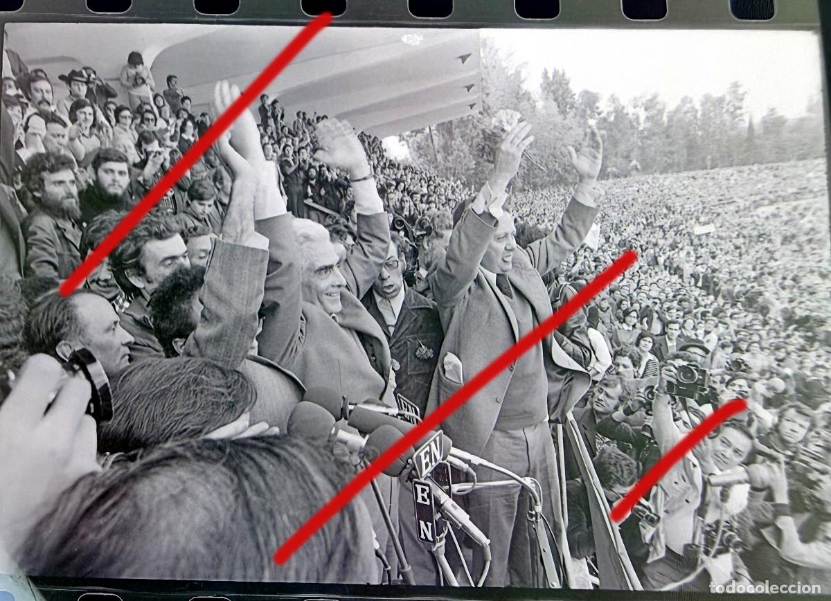 Fotograf&iacute;a antigua: Revoluci&oacute;n de los Claveles Portugal - A Revolu&ccedil;&atilde;o dos Cravos - Negativo de Celuloide - Fotograf&iacute;a