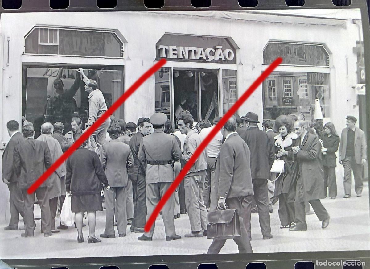 Fotograf&iacute;a antigua: Revoluci&oacute;n de los Claveles Portugal - A Revolu&ccedil;&atilde;o dos Cravos - Negativo de Celuloide - Fotograf&iacute;a
