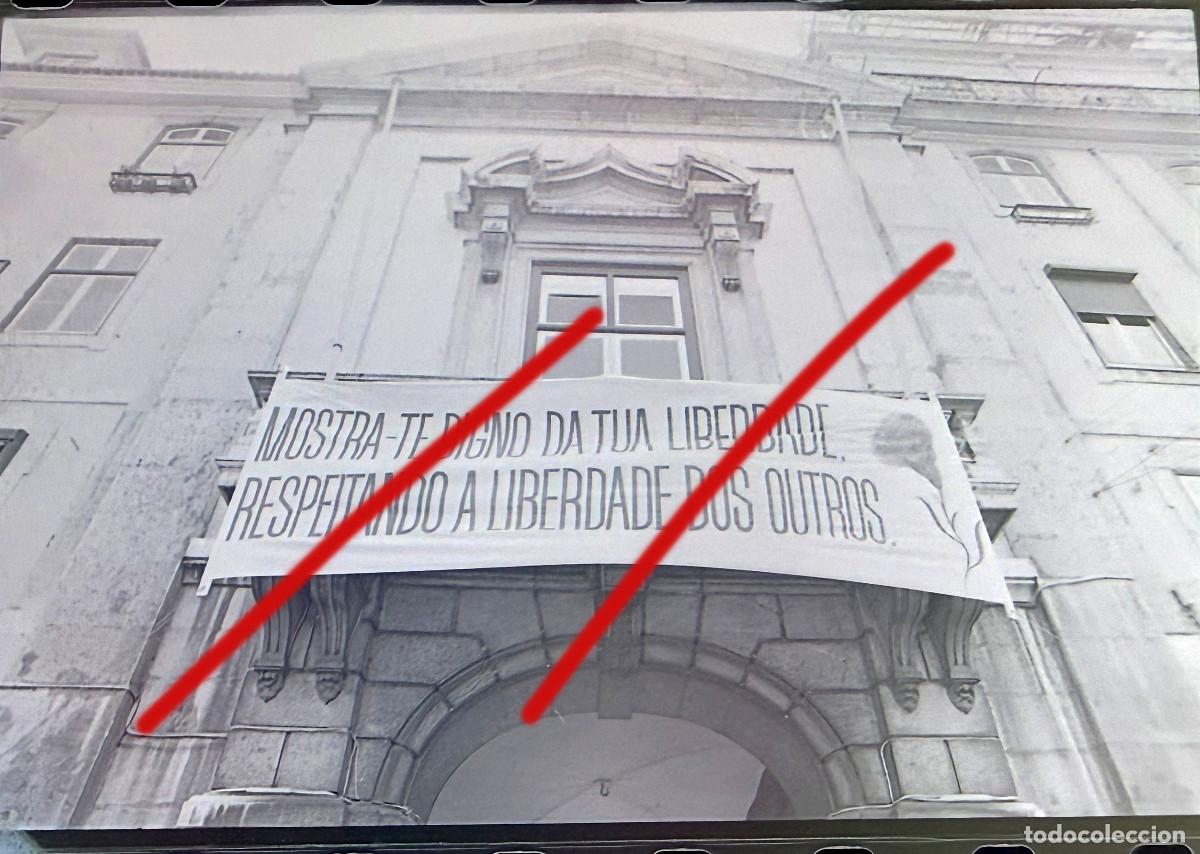 Fotograf&iacute;a antigua: Revoluci&oacute;n de los Claveles Portugal - A Revolu&ccedil;&atilde;o dos Cravos - Negativo de Celuloide - Fotograf&iacute;a