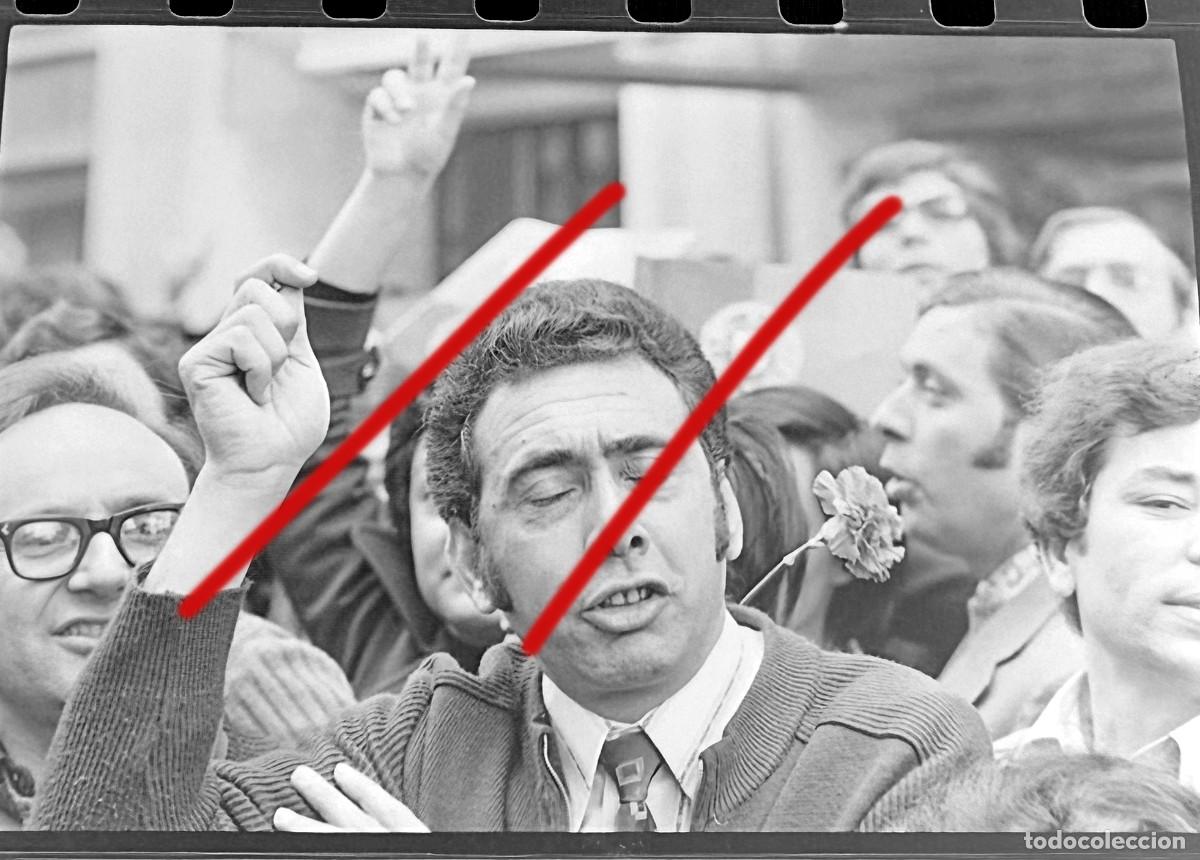 Fotograf&iacute;a antigua: Revoluci&oacute;n de los Claveles Portugal - A Revolu&ccedil;&atilde;o dos Cravos - Negativo de Celuloide - Fotograf&iacute;a
