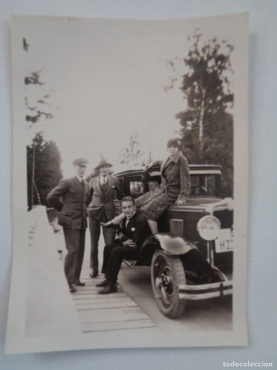 Fotograf&iacute;a antigua: FOTO DE GENTE Y COCHE DE EPOCA , A&Ntilde;OS 20