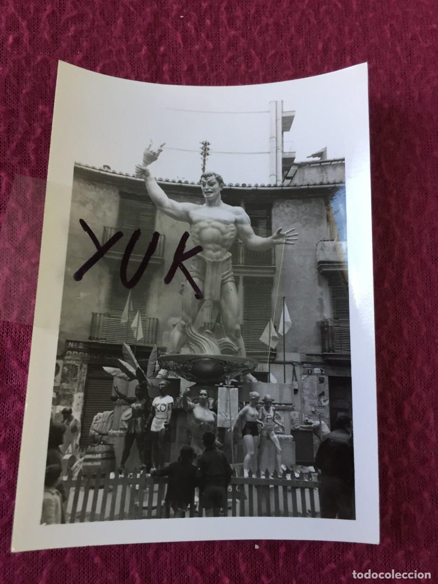 Fotograf&iacute;a antigua: BONITA FOTO FOTOGRAFIA DE LA FALLA DE LA PLAZA DE SAN BULT DEL A&Ntilde;O 1965 - FALLAS VALENCIA