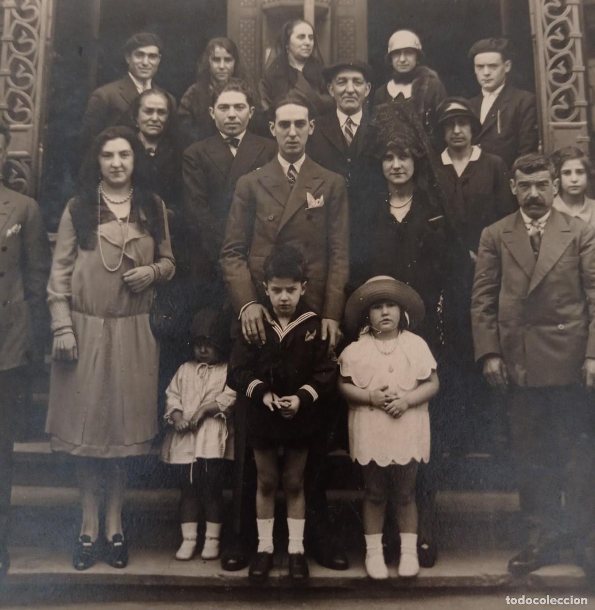 Antique Photography: FOTOGRAF&Iacute;A FAMILIAR POSANDO VARIAS GENERACIONES PPIO XX