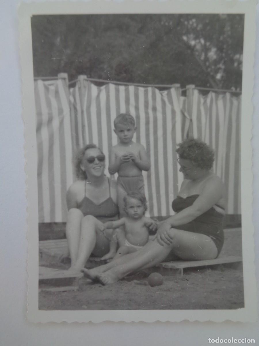 Alte Fotografie: FOTO DE MUJERES Y NI&Ntilde;OS EN BA&Ntilde;ADOR EN LA PISCINA